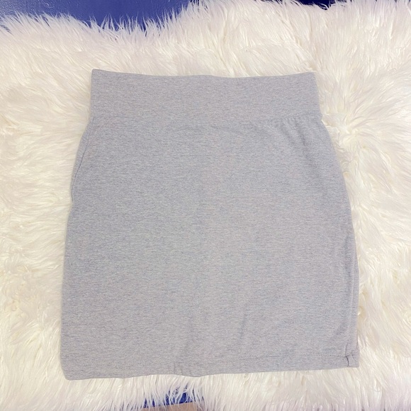 3 for $40 Forever 21 grey jersey mini skirt sz S - Picture 1 of 2
